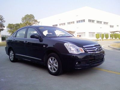 2009 Nissan Sentra 2.0L CVT XL technology sunroof optional version