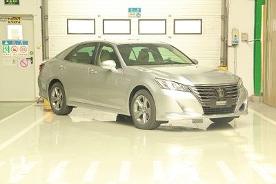 2015 Toyota Crown 2.5L Manual automatic transmission Eexecutive