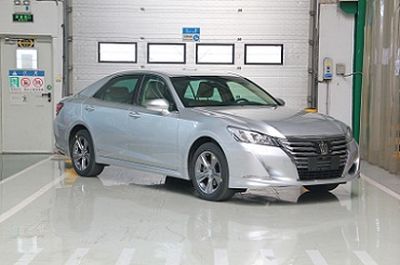 2015 Toyota Crown 2.0T Manual automatic transmission Pioneer