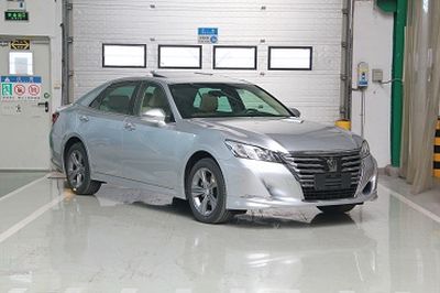 2015 Toyota Crown 2.0T Manual automatic transmission Fashion