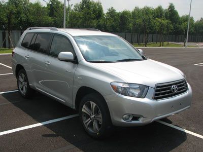 2009 Toyota Highlander 2.7L Manual automatic transmission Two wheel drive 5-seater sport version