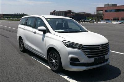 2019 Hanteng V7 1.5T Manual automatic transmission 6-seater luxury National VI