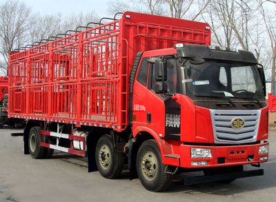 Liute Shenli  LZT5250CCQPK2E5L8T3A95 Livestock and poultry transport vehicles