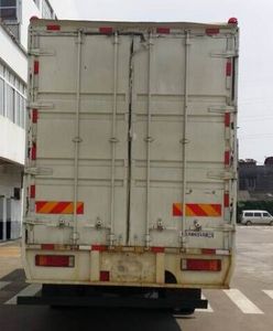 Chenglong  LZ5201XXYM3CA Box transport vehicle