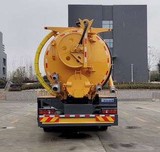 Cheng Li  CL5257GQWZ6HQ Cleaning the suction truck