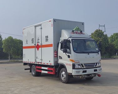 Cheng Li  CL5045XRQ6BXW Flammable gas box transport vehicle