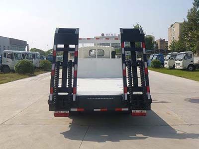 Huatong brand automobiles HCQ5041TPBDFA Flat transport vehicle