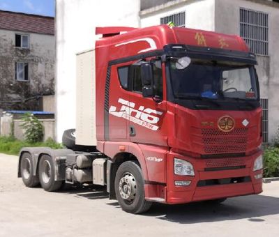 Jiefang Automobile CA4252P25K15T1NE6A80 Dangerous goods towing vehicles