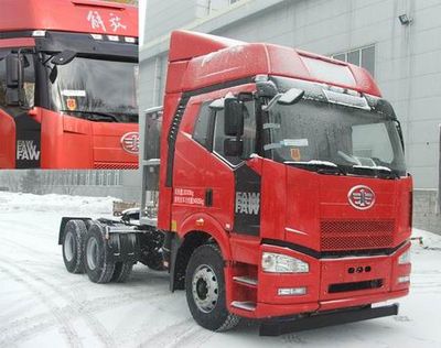 Jiefang Automobile CA4250P66T1A2E24M4 Flat head natural gas semi-trailer tractor