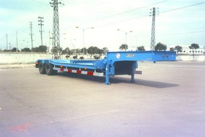 Tonghua THT9300TDLow flatbed semi-trailer