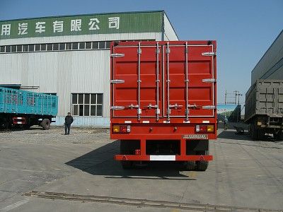 Huaren  XHT9350XXY Box transport semi-trailer