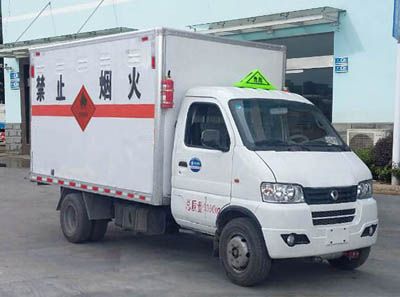 Cheng Liwei CLW5032XRY5Flammable liquid box transport vehicle