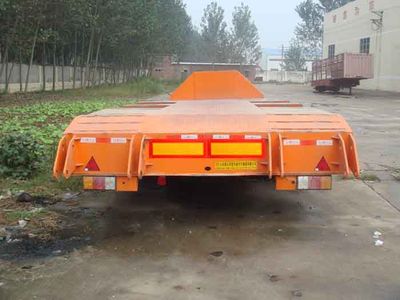 Luyue  LHX9354TDP Low flatbed semi-trailer