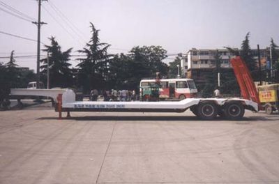 Huajun  ZCZ9203TD Low flatbed semi-trailer