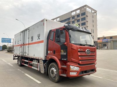 Chusheng  CSC5180XRQC6 Flammable gas box transport vehicle