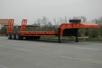 Qingte  QDT9344TDS Low flatbed semi-trailer