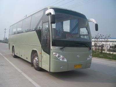 Medium to large YCK6116HGLcoach