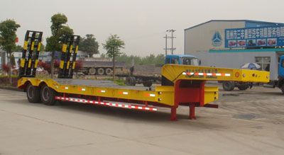 Shenhu HLQ9355TDPLow flatbed semi-trailer