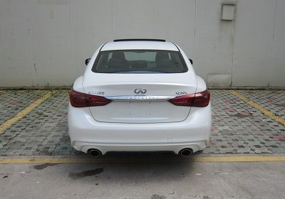 Infiniti DFL7201ASNW2 Sedan