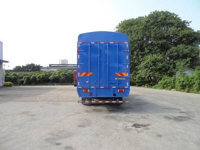 Chenglong  LZ5180CCYM3AB Grate type transport vehicle