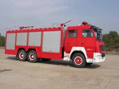 Guangtong Automobile MX5250TXFGP100S Dry powder foam combined fire truck