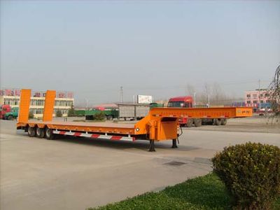 Liangshan Dongyue  CSQ9390TDP Low flatbed transport semi-trailer