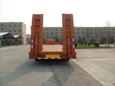 Liangshan Dongyue  CSQ9390TDP Low flatbed transport semi-trailer