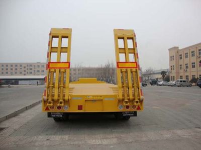 Liangshan Dongyue  CSQ9390TDP Low flatbed transport semi-trailer