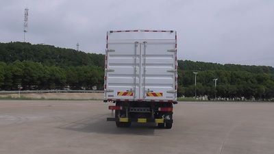 Dongfeng  EQ5182CCYL9TDGAC Grate type transport vehicle