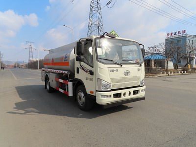 Luping Machinery LPC5120GYYC6 Oil tanker