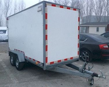 Tianzhu Mountain  CAJ9020XXYS Box type center axle trailer