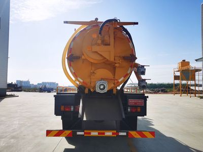 Longmu Shuangxing  LMX5160GQWZZ6HX Cleaning the suction truck