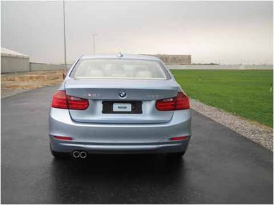 BMW BMW7200DFBMW328i Sedan