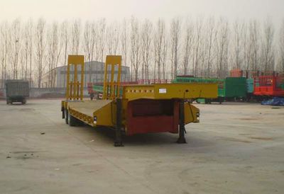 Qiqiang  JTD9352TDP Low flatbed semi-trailer