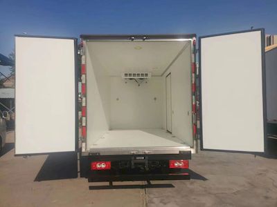 Volvo Cars WRB5040XLCBJM Refrigerated truck