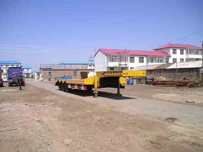 Changhua HCH9401TDLow flatbed semi-trailer