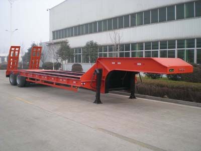 Qingte  QDT9330TDP Low flatbed semi-trailer