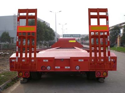 Qingte  QDT9330TDP Low flatbed semi-trailer