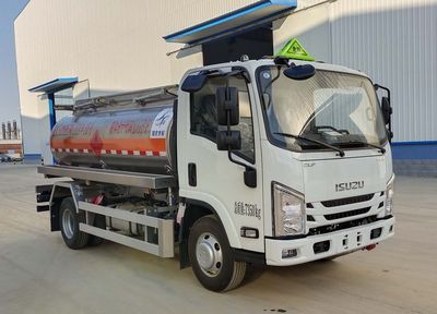 Qixing QXC5071GYYJXAluminum alloy oil tanker