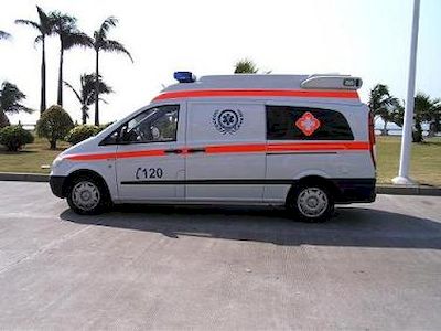 Guangtong Automobile GTQ5030XJH ambulance