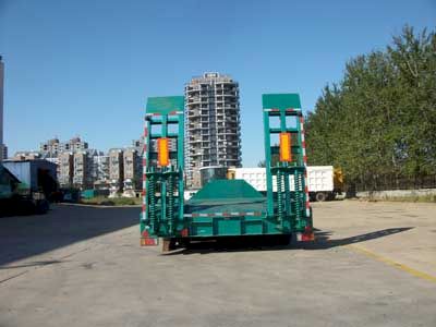 Jilu Hengchi  PG9350TDP Low flatbed semi-trailer