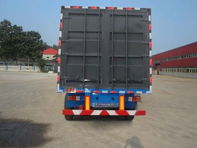 Yuchang  YCH9400XXYE Box transport semi-trailer