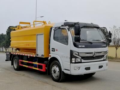 Cheng Liwei  CLW5120GQW6CD Cleaning the suction truck