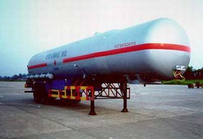 Hongtu HT9450GYQSemi trailer for liquefied gas transportation