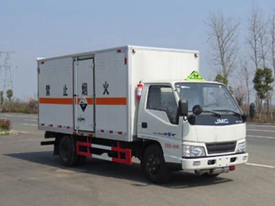 Jiangte brand automobiles JDF5040XFWJ5 Corrosive goods box transport vehicle