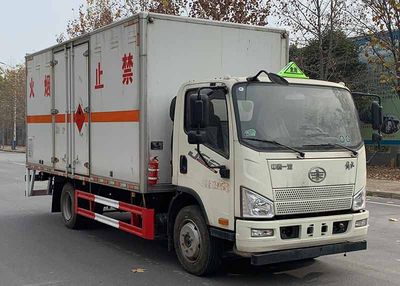 Chufei  CLQ5120XRY6CA Flammable liquid box transport vehicle