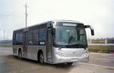 Medium to large  YCK6805HC2 coach