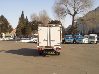 Jinbei  SY2810X10N Box type low-speed truck