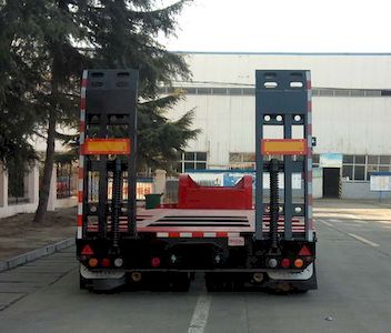 Liangshan Dongyue  CSQ9372TDP Low flatbed semi-trailer