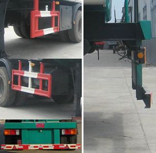 Huachang brand automobiles QDJ9390GYY Oil transport semi-trailer